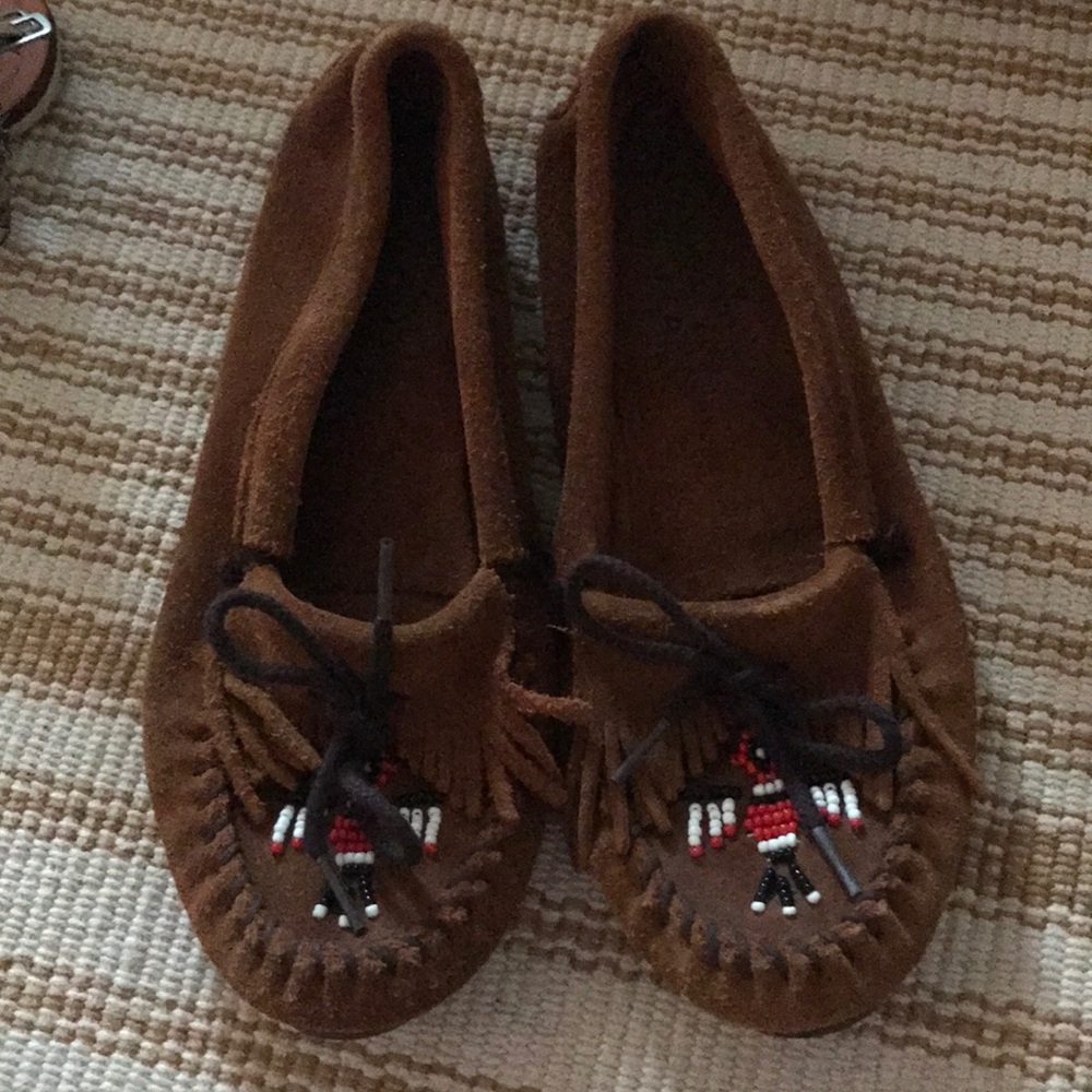 Size 8 Beaded Minnetonka Moccasins